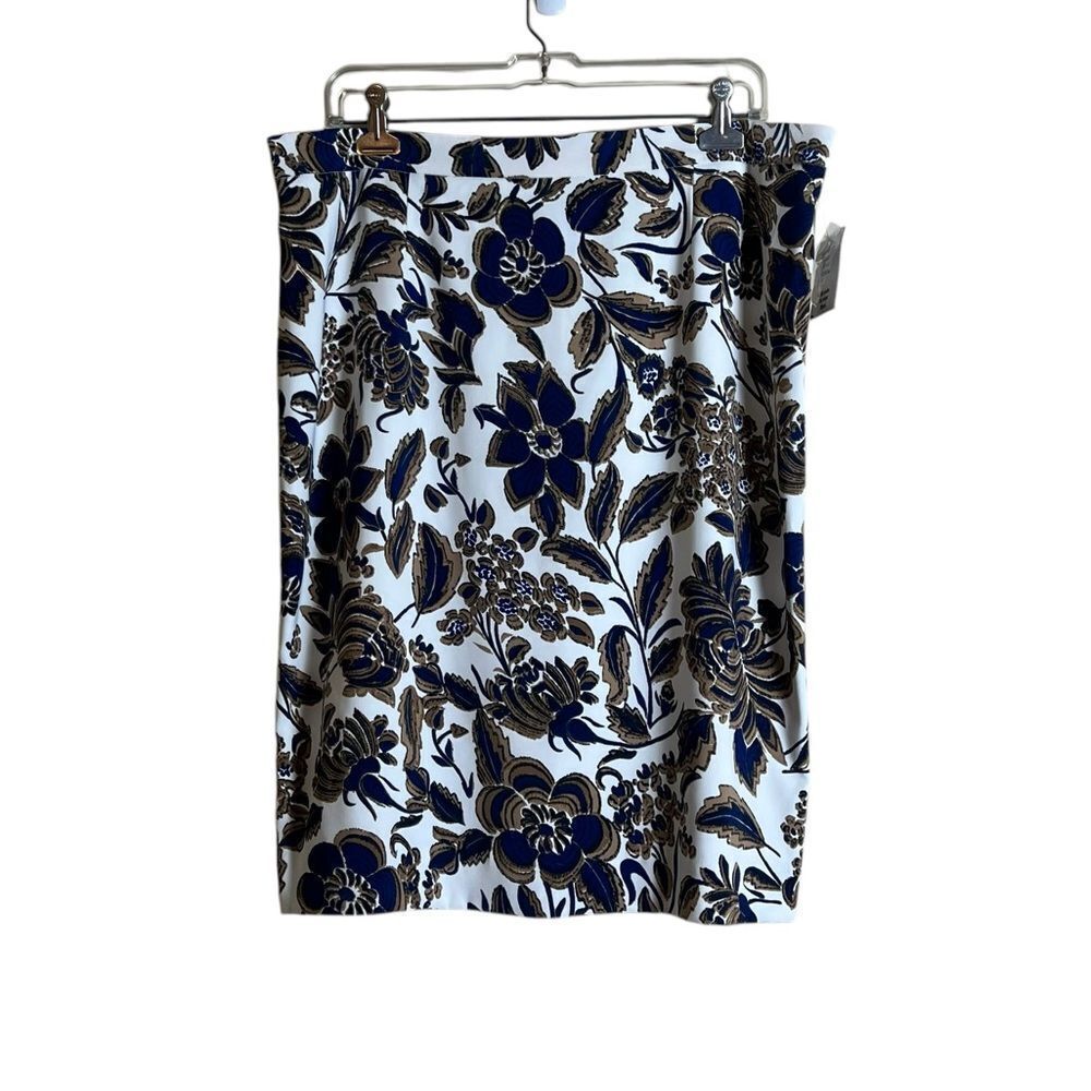 NWT! Cleo floral‎ midi skirt. Size 12